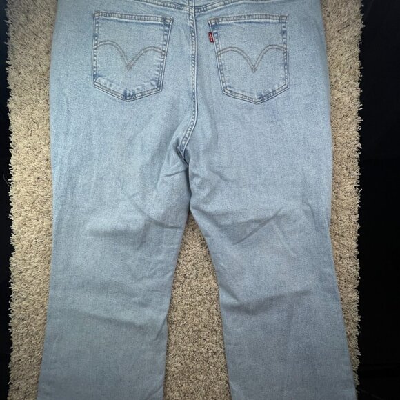 Levi's Plus Size Waisted Crop Flare Jeans, High Light Wash Size 20W NWT $70 - Picture 10 of 16